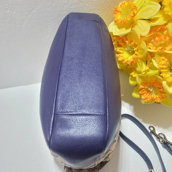 COACH WOMEN PARK SIGNATURE HOBO BLUE/BROWN - Picture 10 of 15